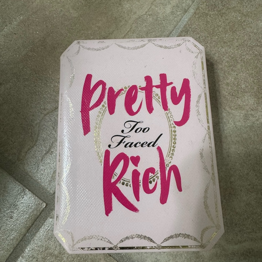 Too Faced Pretty Rich Diamond Light Palette